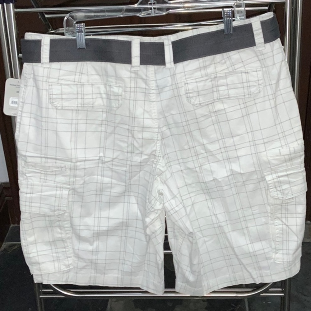 Shorts - Picture 2 of 4
